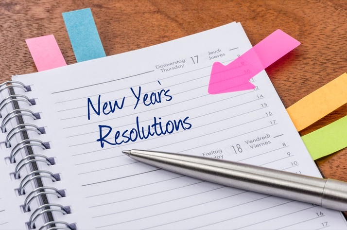 How to keep your Healthy New Year Resolutions, image new years resolutions on calendar.